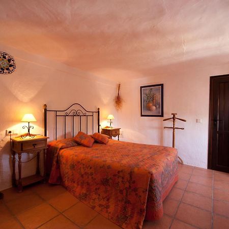 Cortijo La Haza Bed & Breakfast Iznájar Exterior photo