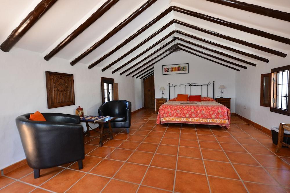 Cortijo La Haza Bed & Breakfast Iznájar Exterior photo