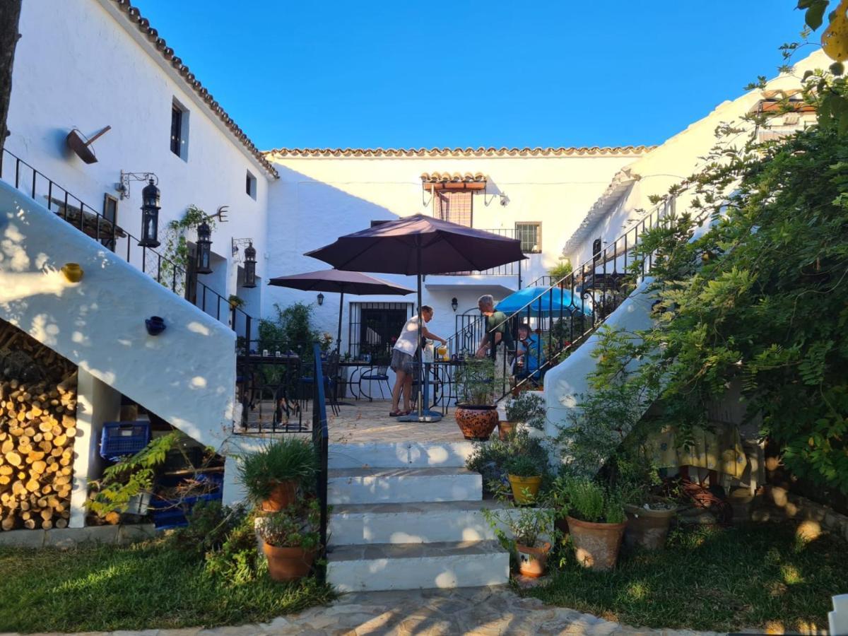 Cortijo La Haza Bed & Breakfast Iznájar Exterior photo
