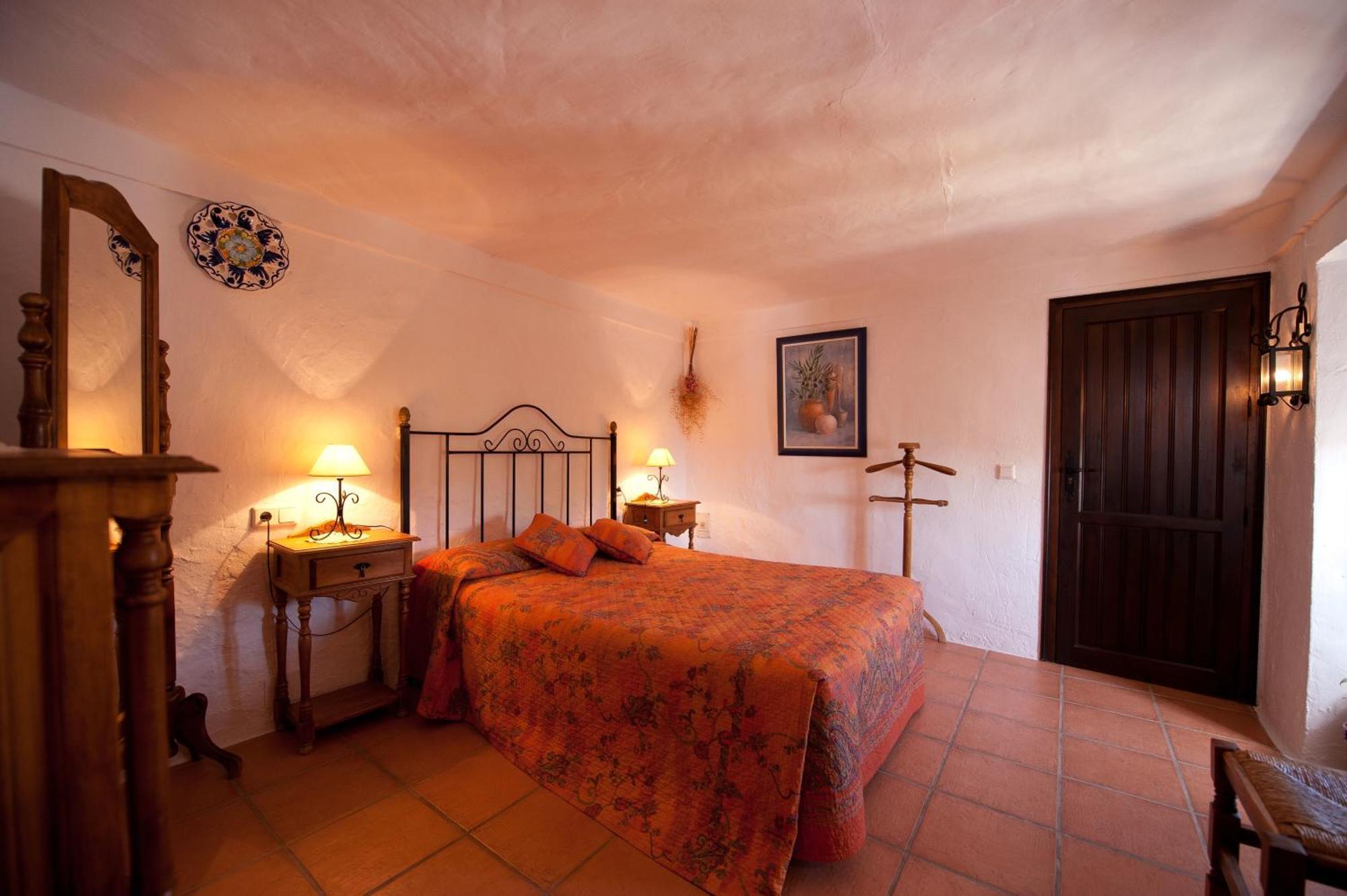 Cortijo La Haza Bed & Breakfast Iznájar Exterior photo