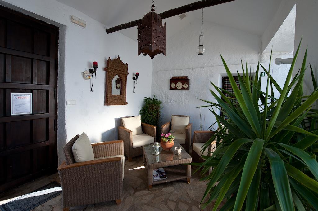 Cortijo La Haza Bed & Breakfast Iznájar Exterior photo