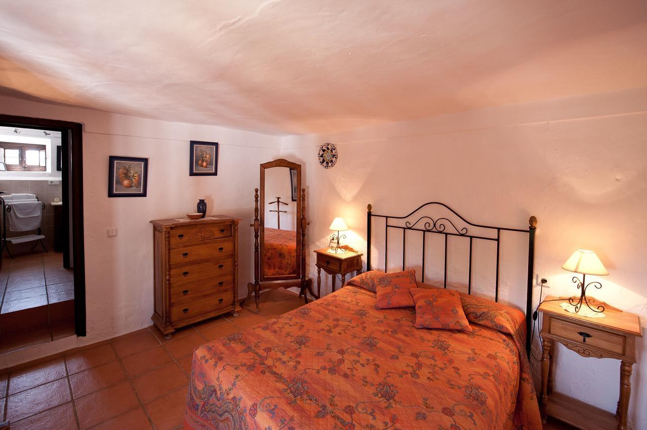 Cortijo La Haza Bed & Breakfast Iznájar Exterior photo