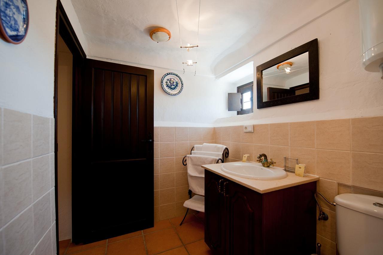 Cortijo La Haza Bed & Breakfast Iznájar Exterior photo