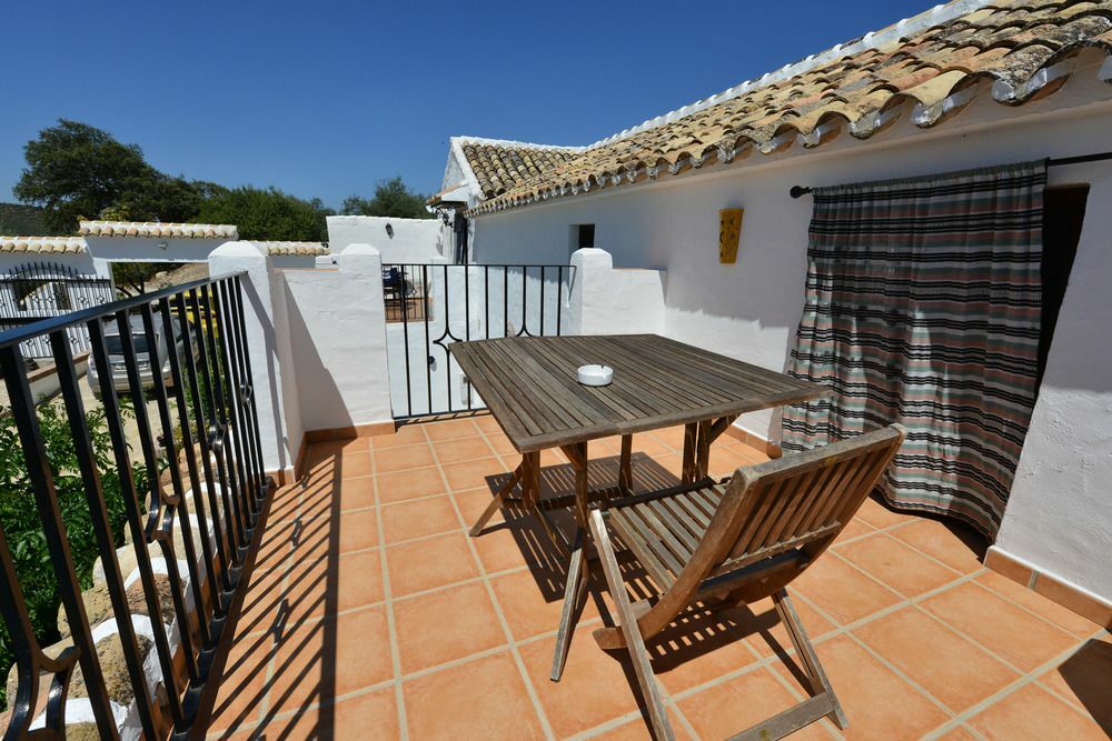 Cortijo La Haza Bed & Breakfast Iznájar Exterior photo